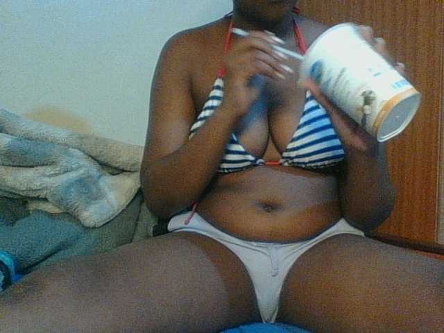 Kishylovee live cam on BongaCams