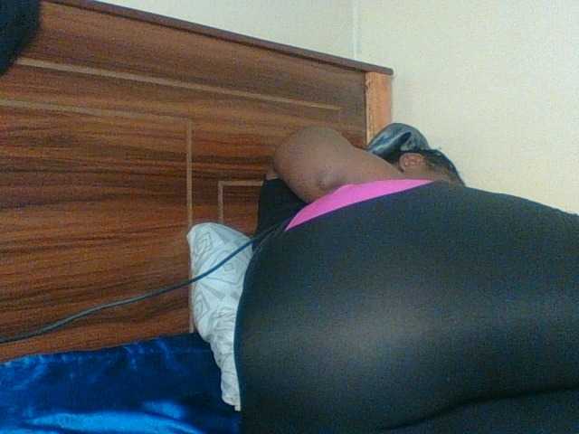 Kishylovee live cam on BongaCams
