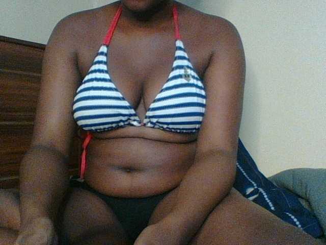 Kishylovee live cam on BongaCams