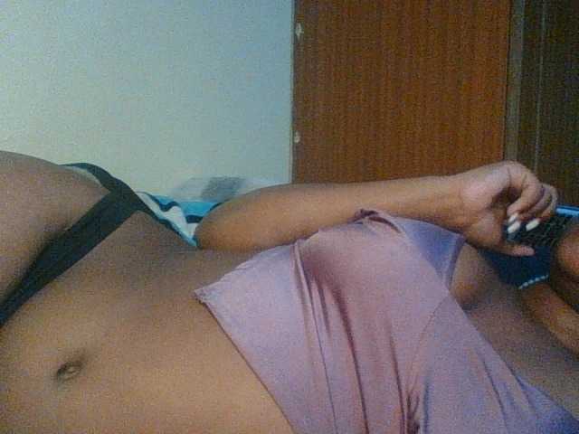 Kishylovee live cam on BongaCams
