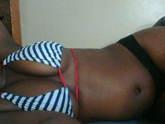 Kishylovee live cam on BongaCams