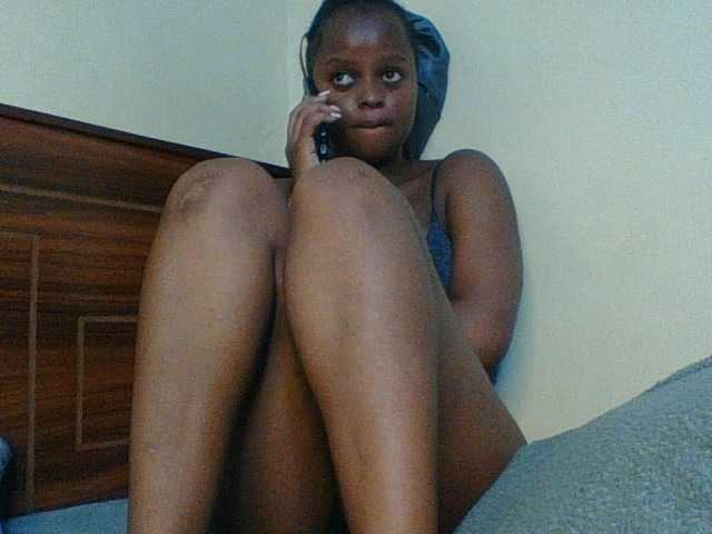 Kishylovee live cam on BongaCams