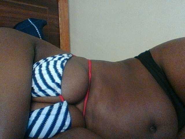 Kishylovee live cam on BongaCams