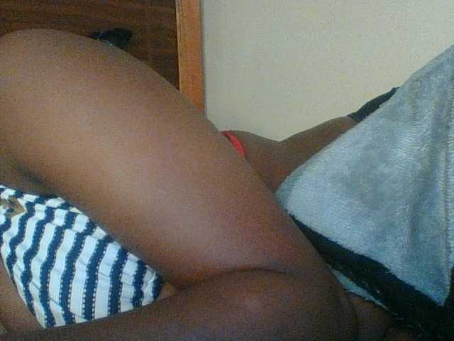 Kishylovee live cam on BongaCams