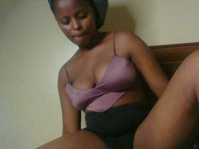 Kishylovee live webcam show
