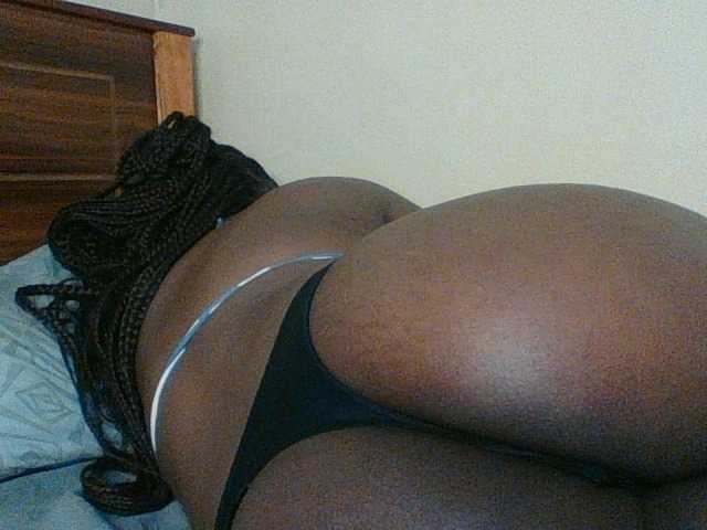 Kishylovee live cam on BongaCams