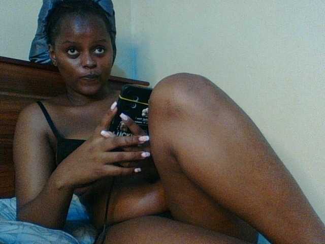 Kishylovee live cam on BongaCams
