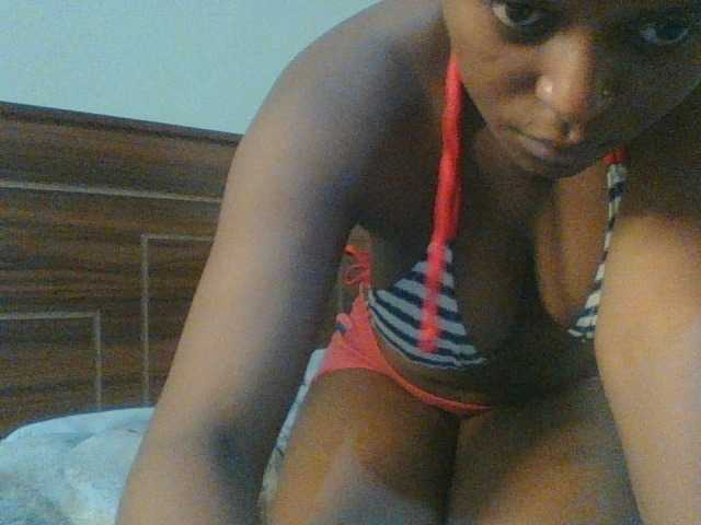 Kishylovee live cam on BongaCams