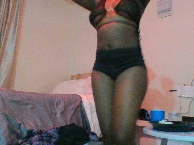 Kishylovee live cam on BongaCams