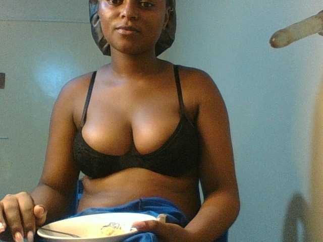 Kishylovee live cam on BongaCams