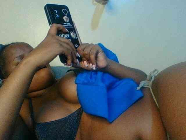 Kishylovee webcam