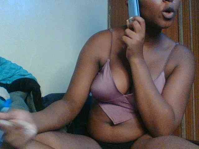 Kishylovee webcam