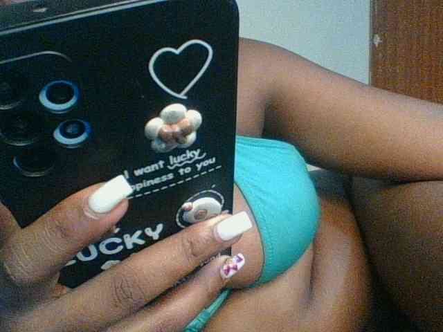 Kishylovee webcam