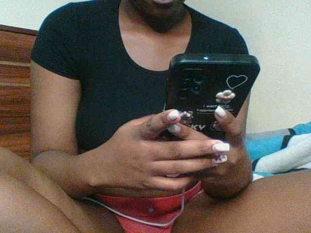 Kishylovee Live Webcam on BongaCams