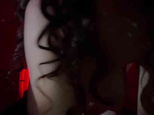 Onlygirlintheworld webcam