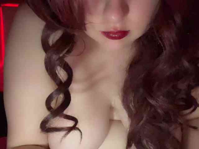 Onlygirlintheworld webcam