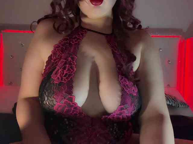Onlygirlintheworld webcam
