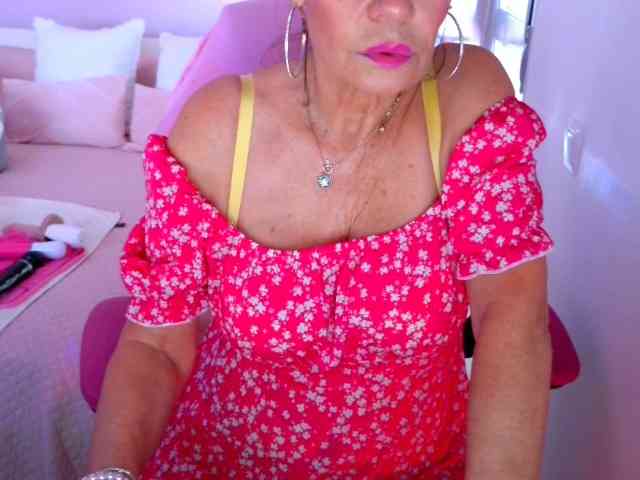 Model: NinaNoblesse