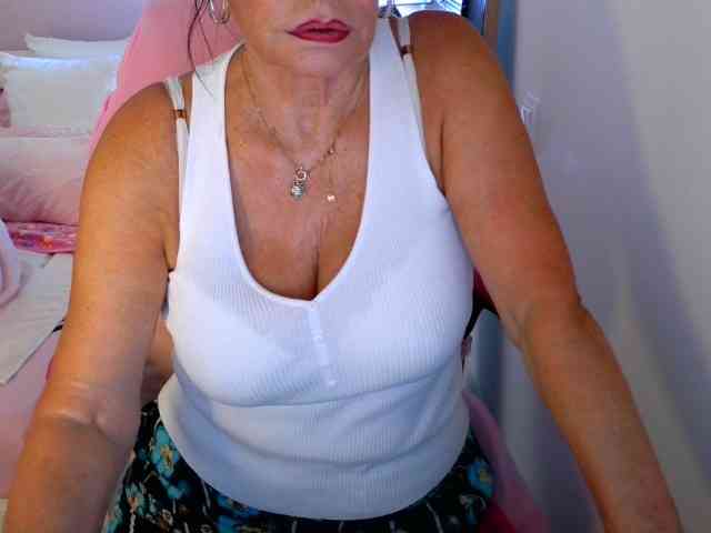 Model: ReineEtincelente