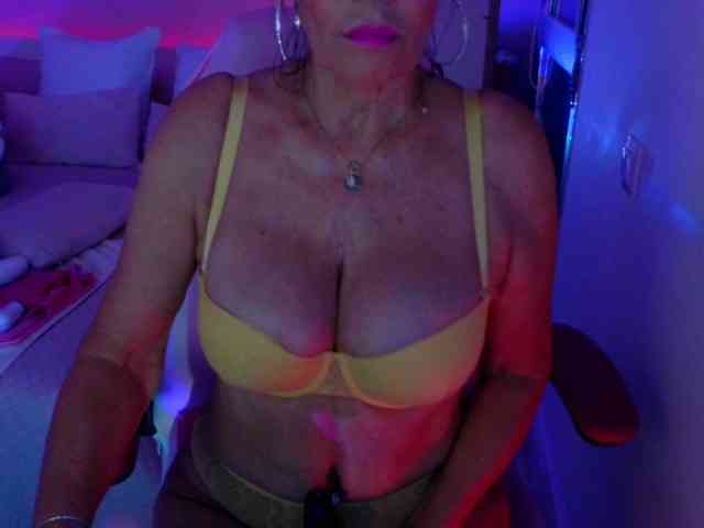 Model: NinaNoblesse