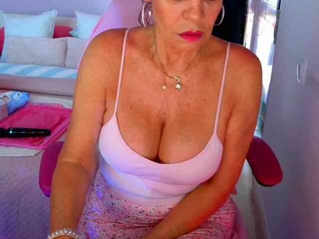 Model: NinaNoblesse