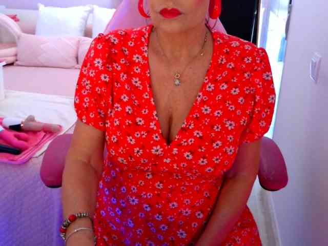 NinaNoblesse webcam
