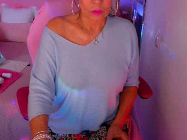 NinaNoblesse webcam