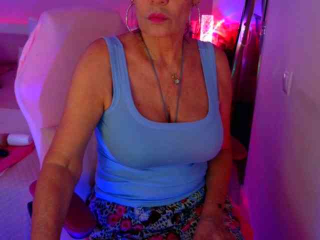 Model: NinaNoblesse
