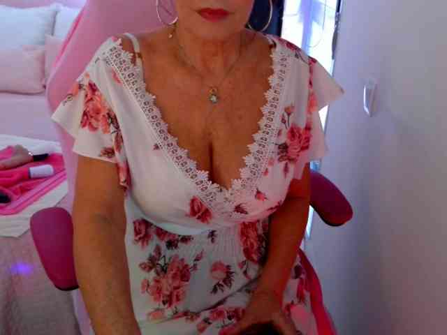 Model: NinaNoblesse