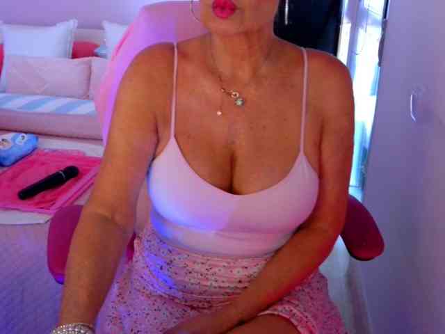 Model: NinaNoblesse