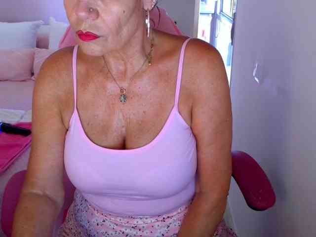 Model: ReineEtincelente