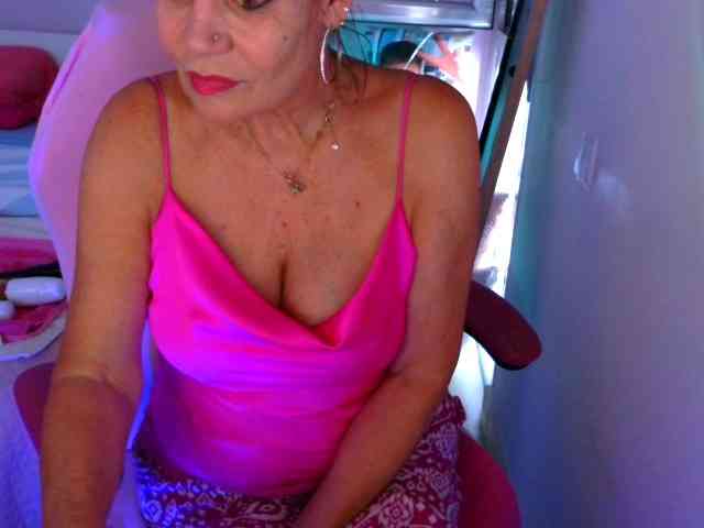 Model: ReineEtincelente