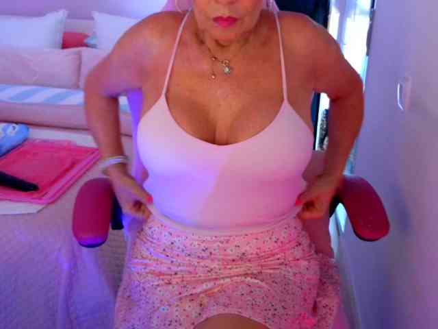 Model: NinaNoblesse