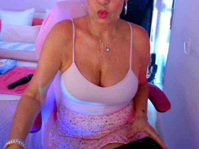 NinaNoblesse webcam