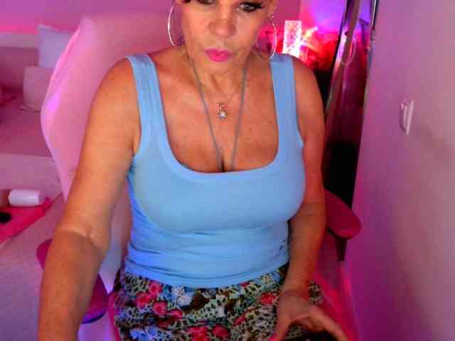 NinaNoblesse webcam