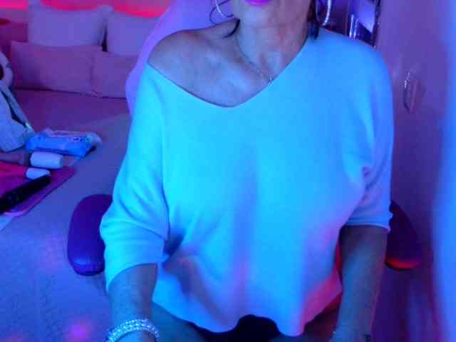 NinaNoblesse webcam