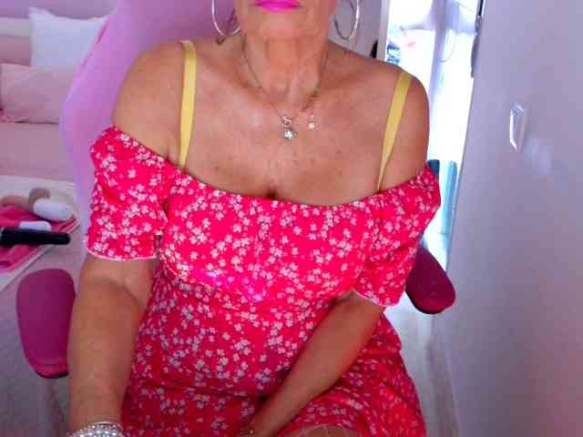 NinaNoblesse webcam