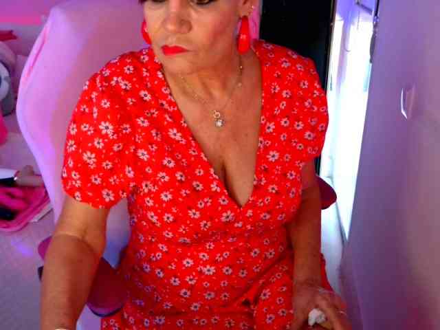 NinaNoblesse webcam