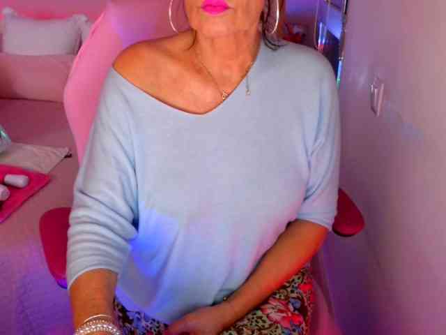 NinaNoblesse webcam