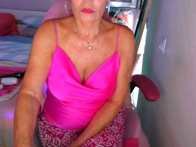 Model: ReineEtincelente
