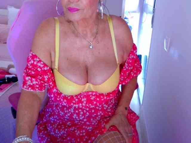 Model: NinaNoblesse