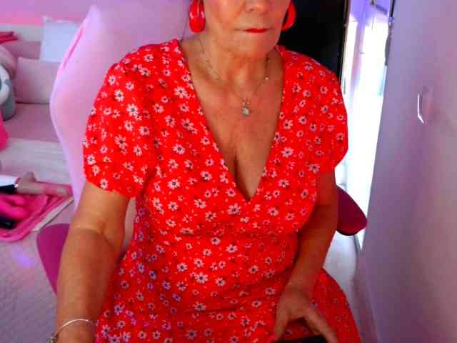 NinaNoblesse webcam