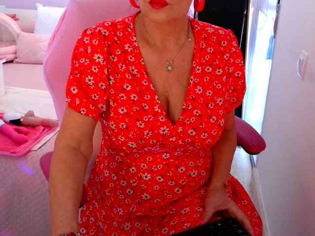 NinaNoblesse webcam