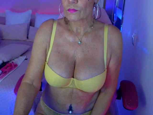 Model: NinaNoblesse