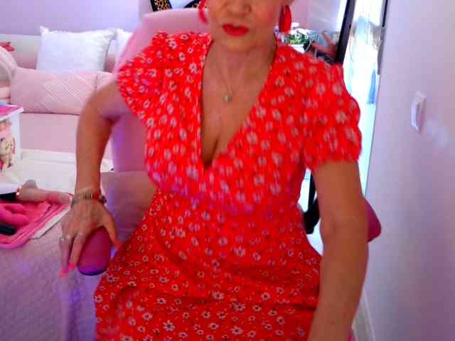 NinaNoblesse webcam