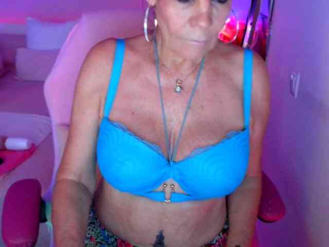 Model: NinaNoblesse