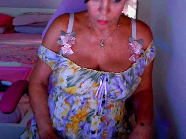 Model: ReineEtincelente