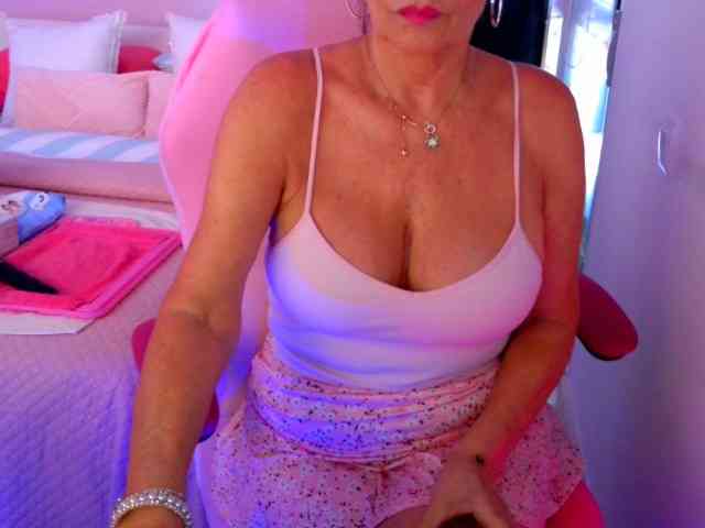 Model: NinaNoblesse
