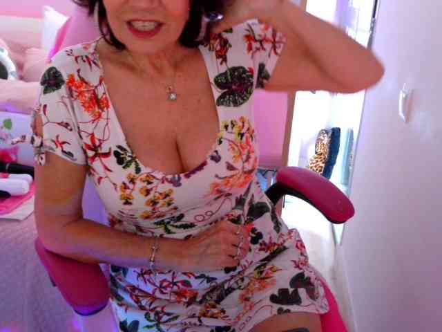 Acest model este live acum. NinaNoblesse
