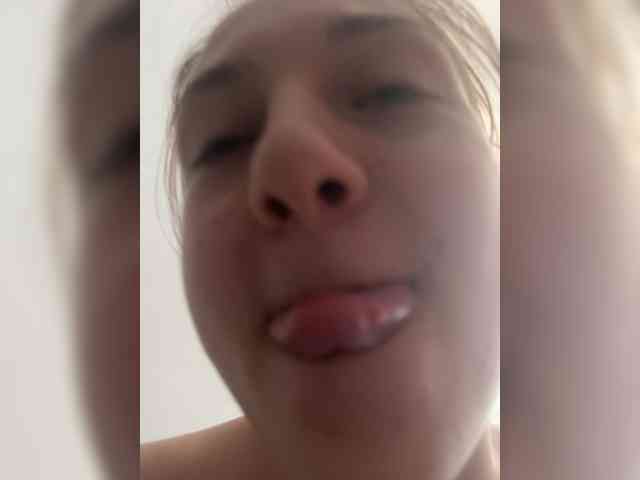 Gabriela2001-1 webcam